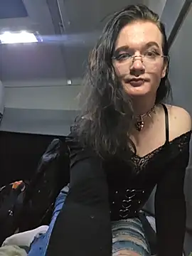 Snapshot of HotysimeHot1 chatting on October 29, 2025, 10:00 pm HotysimeHot1 online show from October 29, 2025, 10:00 pm