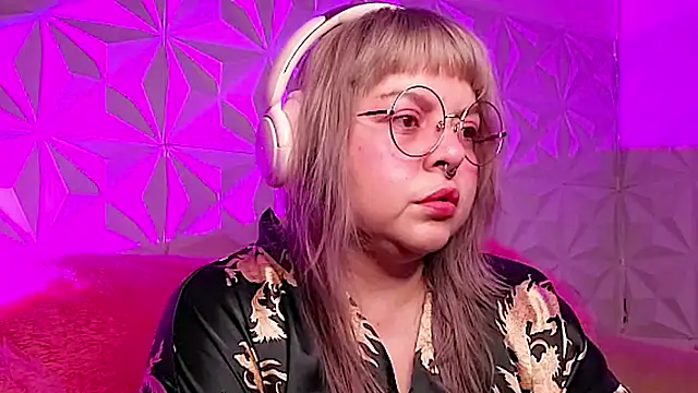 Satyn doll online show from November 16, 2025, 10:37 pm