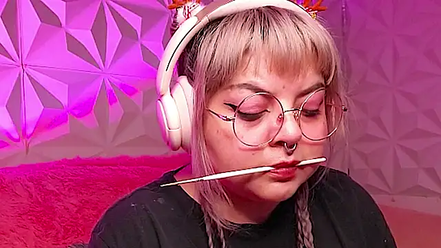 Satyn doll online show from December 3, 2025, 12:18 am