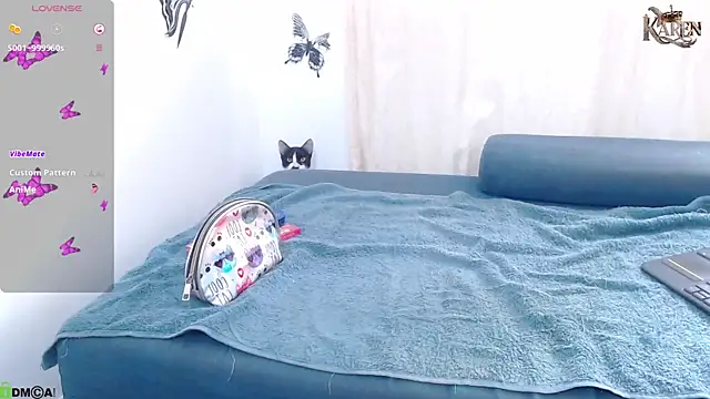 karen sofia  online show from September 30, 2025, 8:14 pm