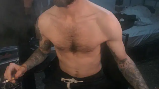 Snapshot of SexxxyLouis chatting on May 9, 2026, 9:31 pm SexxxyLouis online show from May 9, 2026, 9:31 pm