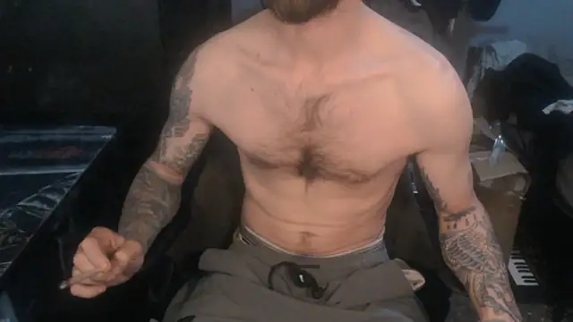 Snapshot of SexxxyLouis chatting on May 17, 2026, 5:53 pm SexxxyLouis online show from May 17, 2026, 5:53 pm