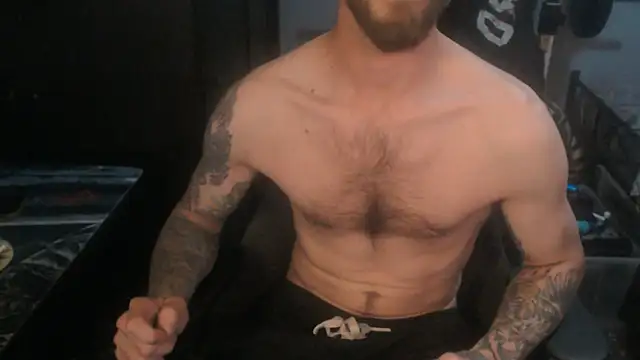 Snapshot of SexxxyLouis chatting on June 2, 2026, 4:09 pm SexxxyLouis online show from June 2, 2026, 4:09 pm