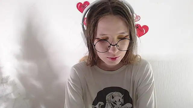  Hanna Moon  online show from March 7, 2026, 8:11 am