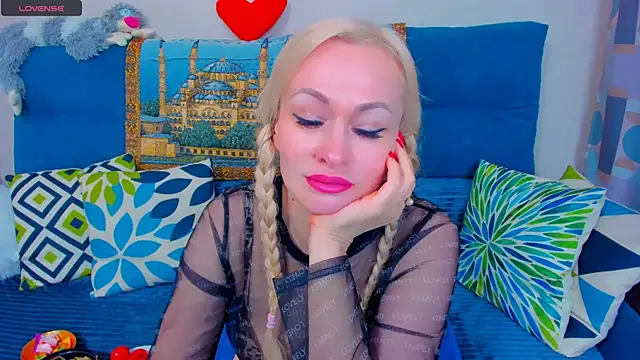 EllenMoore online show from January 16, 2025, 2:30 am