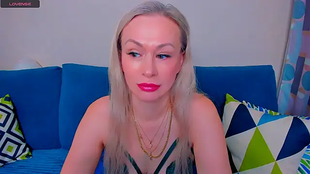 EllenMoore online show from September 19, 2025, 3:08 am