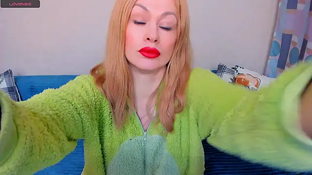 EllenMoore online show from January 17, 2026, 3:11 am