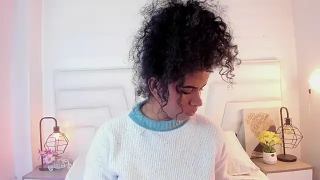 Ellie Alves online show from December 6, 2024, 3:22 pm