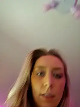 Snapshot of LilyOrion chatting on December 4, 2024, 3:04 am LilyOrion online show from December 4, 2024, 3:04 am