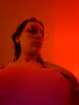 Snapshot of LilyOrion chatting on December 5, 2024, 7:38 pm LilyOrion online show from December 5, 2024, 7:38 pm