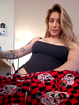 Snapshot of LilyOrion chatting on October 25, 2025, 6:24 pm LilyOrion online show from October 25, 2025, 6:24 pm