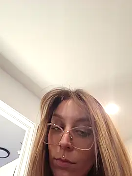 LilyOrion online show from February 11, 2026, 8:03 pm