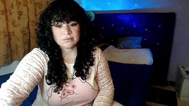 Snapshot of ANGELIQUE_KLANE chatting on October 1, 2025, 11:11 pm ANGELIQUE KLANE online show from October 1, 2025, 11:11 pm