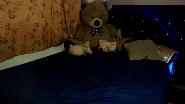 ANGELIQUE KLANE online show from November 13, 2025, 5:56 pm