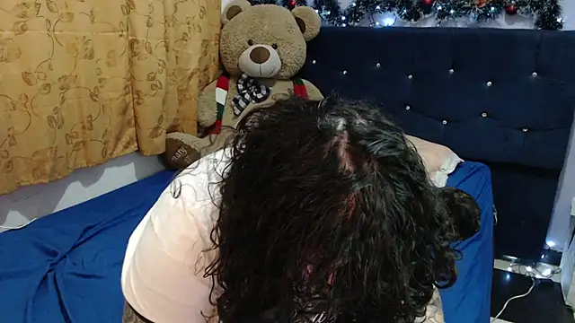 ANGELIQUE KLANE online show from January 9, 2026, 5:10 am