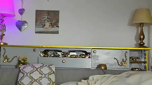 KateConner online show from February 25, 2025, 9:35 pm