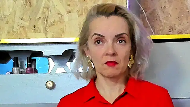 KateConner online show from November 26, 2025, 11:28 pm