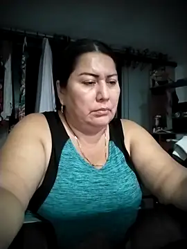 Snapshot of Brenda_Berck_ chatting on April 1, 2026, 5:30 am Brenda Berck online show from April 1, 2026, 5:30 am