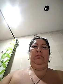 Snapshot of Brenda_Berck_ chatting on April 11, 2026, 8:40 am Brenda Berck online show from April 11, 2026, 8:40 am