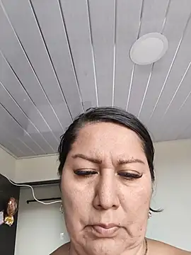 Snapshot of Brenda_Berck_ chatting on May 18, 2026, 7:52 pm Brenda Berck online show from May 18, 2026, 7:52 pm