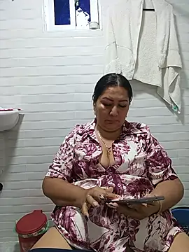 Snapshot of Brenda_Berck_ chatting on May 20, 2026, 12:06 am Brenda Berck online show from May 20, 2026, 12:06 am