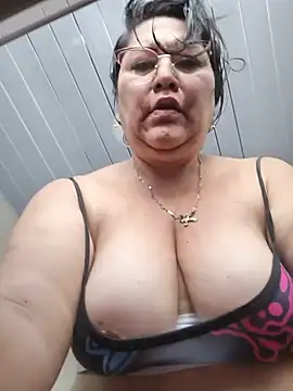 Snapshot of Brenda_Berck_ chatting on May 26, 2026, 12:23 pm Brenda Berck online show from May 26, 2026, 12:23 pm