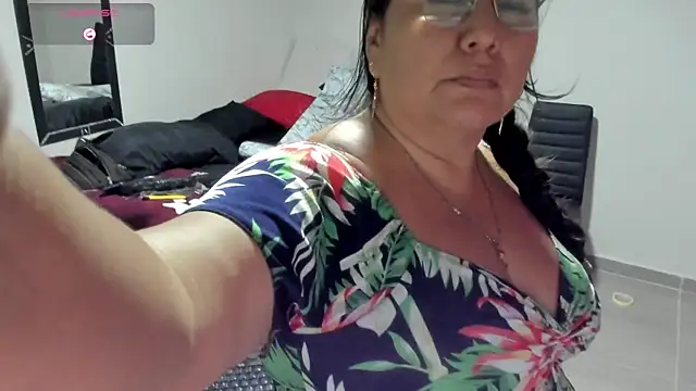 Snapshot of Brenda_Berck_ chatting on July 16, 2026, 2:17 am Brenda Berck online show from July 16, 2026, 2:17 am