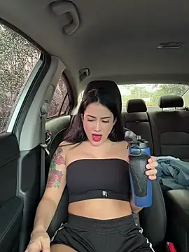 CATALINA RESTREPO online show from January 7, 2026, 9:50 pm