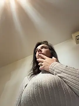 Almmaxxxx online show from February 21, 2026, 5:47 pm