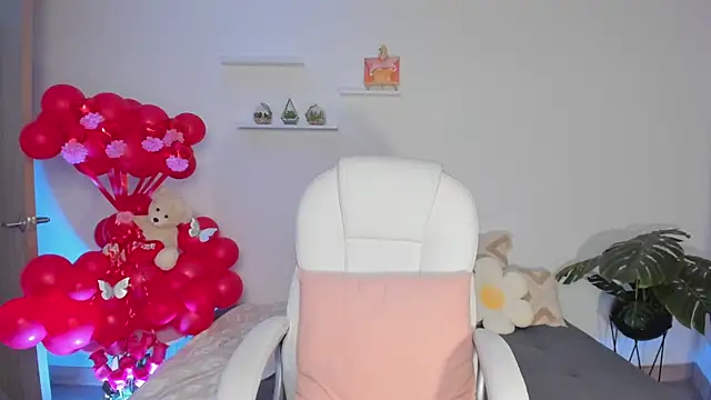 SophieHunt online show from February 14, 2025, 11:53 pm