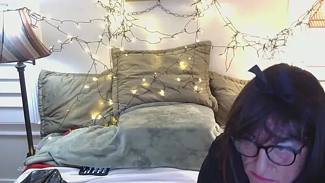 HelloKittyLapDog online show from March 19, 2026, 3:32 am