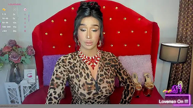 Snapshot of TranSEXUALDIVA chatting on September 22, 2025, 9:28 pm TranSEXUALDIVA online show from September 22, 2025, 9:28 pm