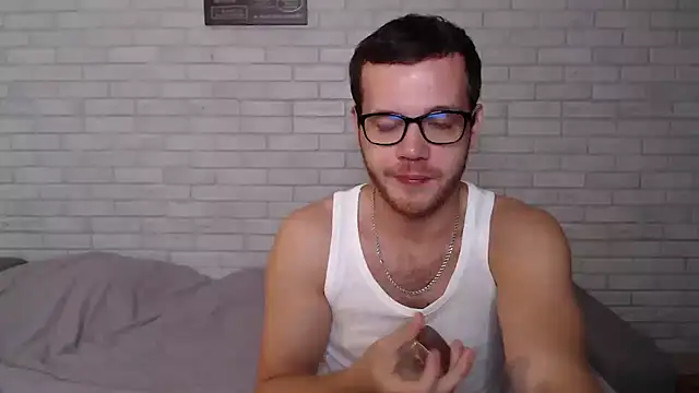 Alexxx horny online show from October 6, 2025, 8:28 pm