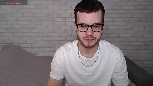 Snapshot of Alexxx_horny chatting on March 20, 2026, 5:01 am Alexxx horny online show from March 20, 2026, 5:01 am