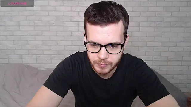 Snapshot of Alexxx_horny chatting on March 25, 2026, 7:47 am Alexxx horny online show from March 25, 2026, 7:47 am