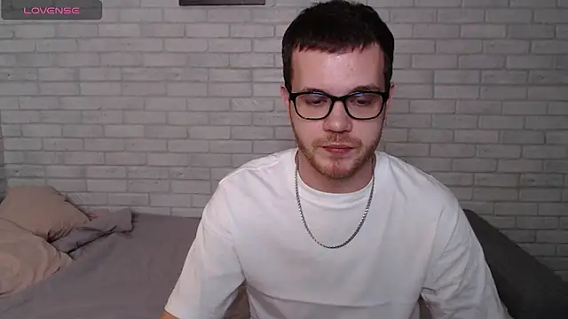 Snapshot of Alexxx_horny chatting on March 28, 2026, 3:55 pm Alexxx horny online show from March 28, 2026, 3:55 pm