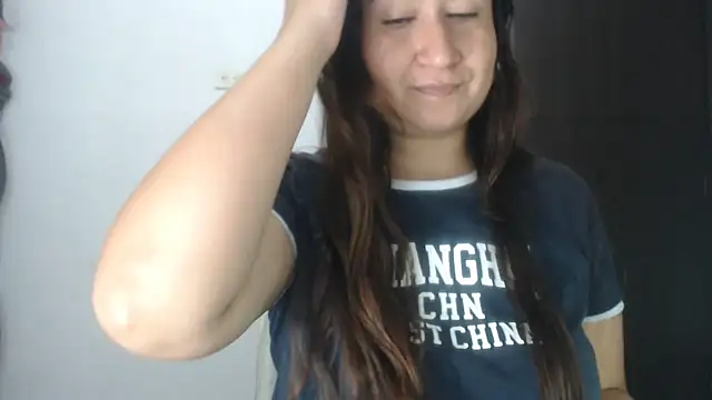 isabella bigass online show from February 19, 2026, 2:24 pm