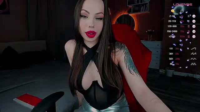 juli jam online show from March 14, 2025, 7:44 pm