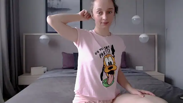 ShySchoolGirl online show from October 28, 2025, 1:36 pm