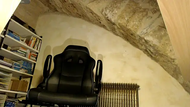 leon 2002 online show from November 3, 2025, 1:45 pm