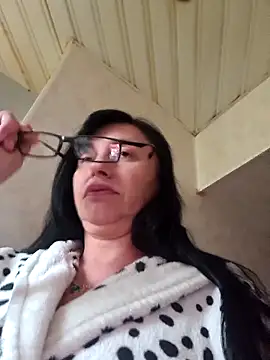 Snapshot of Amberhotqueen chatting on October 14, 2025, 8:04 am Amberhotqueen online show from October 14, 2025, 8:04 am