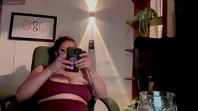 MarcellaGriffin online show from May 28, 2026, 3:04 am
