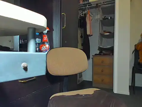 Angelchezcka online show from March 20, 2026, 8:08 am