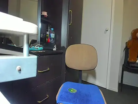 Angelchezcka online show from March 31, 2026, 11:43 am