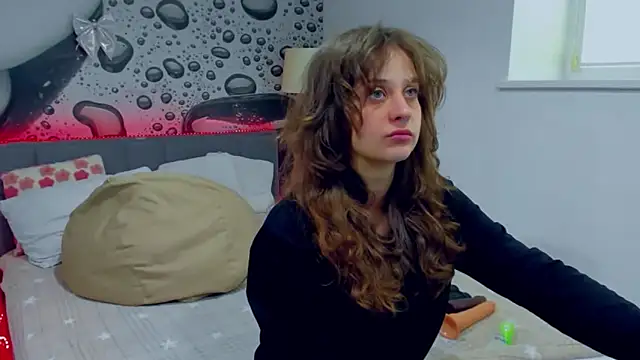 AlmaFancy online show from April 17, 2026, 5:21 am