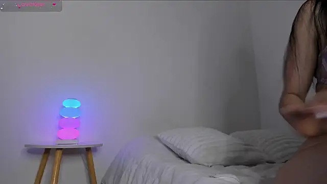 sophia clark1 online show from March 19, 2026, 4:55 pm