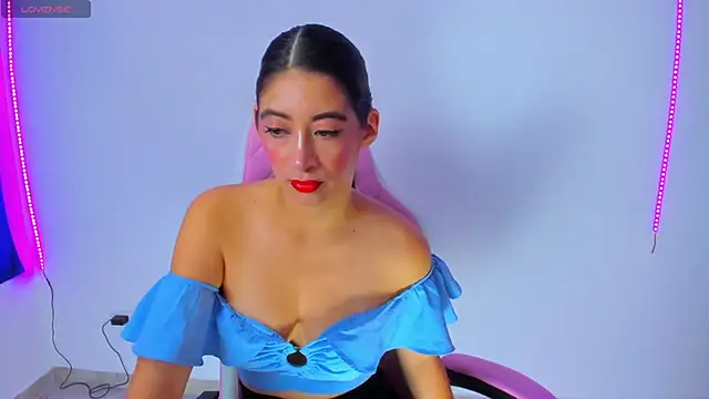 MeganWhite3 online show from March 2, 2025, 9:32 pm