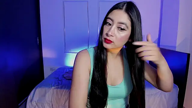 Snapshot of MeganWhite3 chatting on March 8, 2026, 1:36 am MeganWhite3 online show from March 8, 2026, 1:36 am