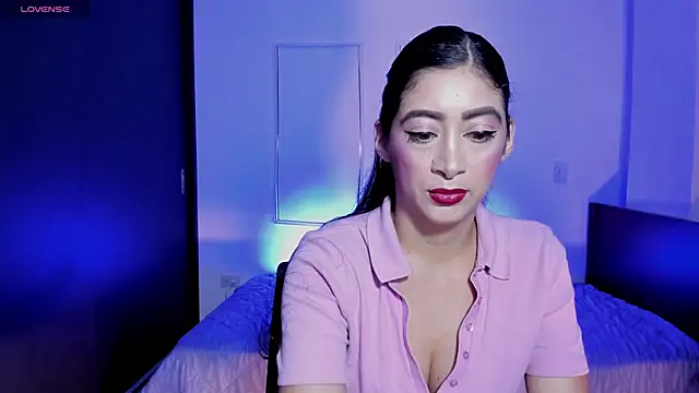 Snapshot of MeganWhite3 chatting on April 10, 2026, 3:23 am MeganWhite3 online show from April 10, 2026, 3:23 am