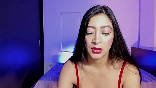 Snapshot of MeganWhite3 chatting on April 24, 2026, 4:04 am MeganWhite3 online show from April 24, 2026, 4:04 am